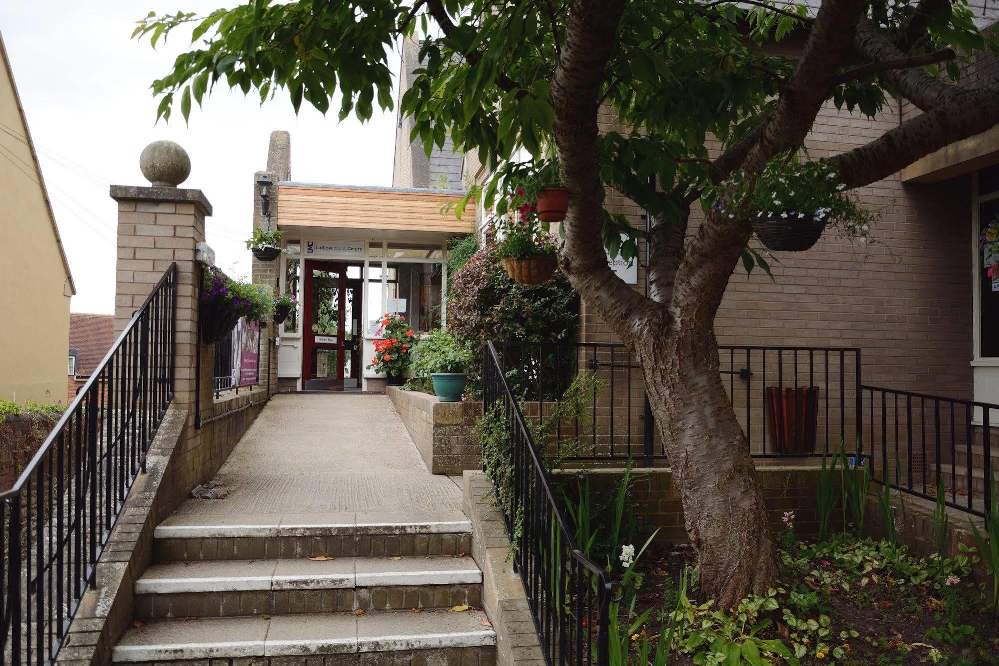 Ludlow Mascall Centre Exterior foto